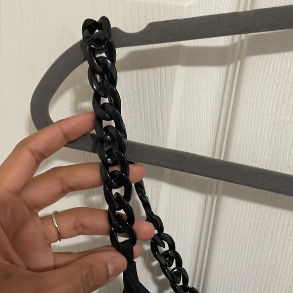 ANT Black Silk Effect Chain Top - Picture 3 of 10